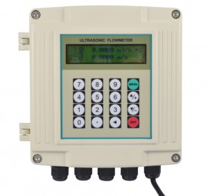 Diagram showing ultrasonic flow measurement